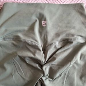 Born Primitive Lift Yourself Up Leggings in Forest Green